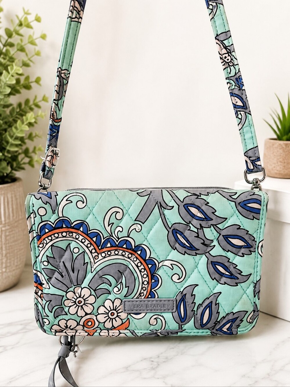 Vera Bradley Quilted Zip Around Crossbody Wallet Mint Floral